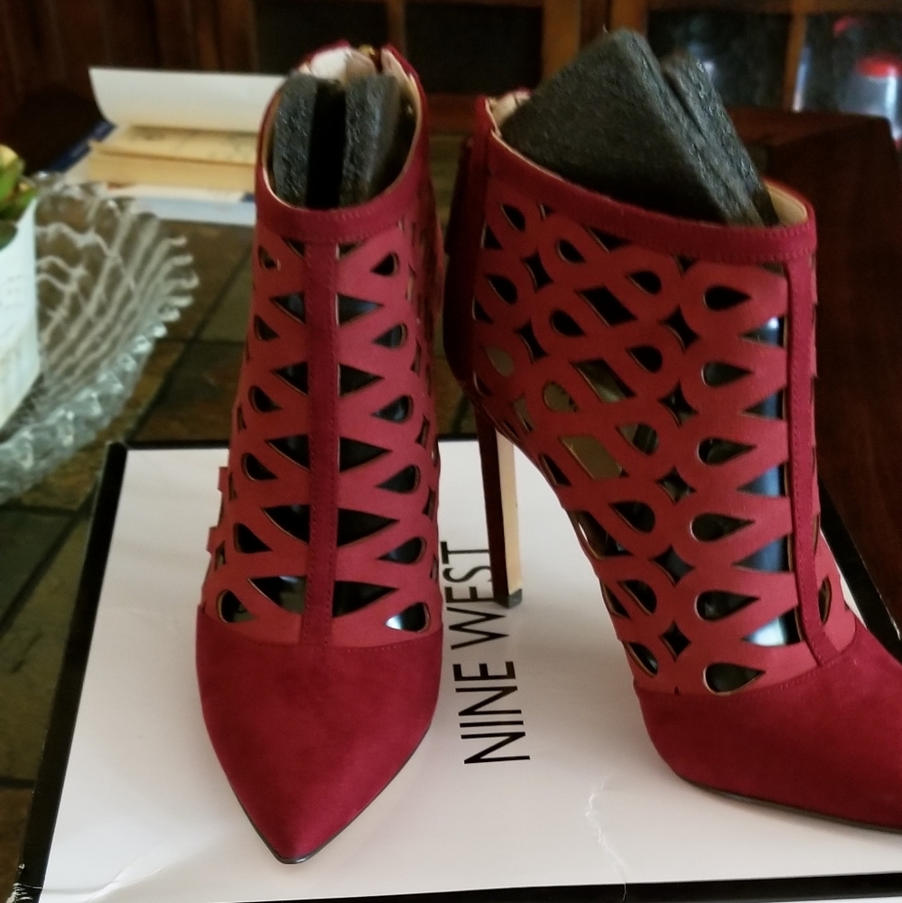 Nine West Wine Tempo Booties